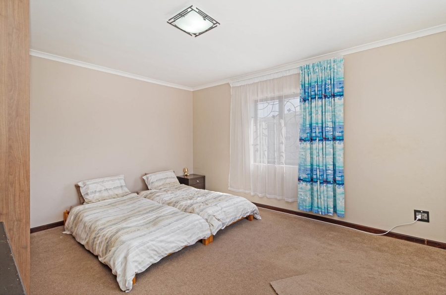 5 Bedroom Property for Sale in Milnerton Ridge Western Cape